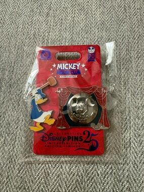 Donald with gong pin - Mickey Mouse Clubhouse 70th anniversary